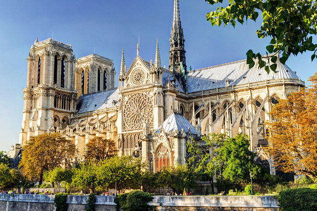 Paris Notre Dame Cathedral - France - FrizeMedia - Digital Marketing Advertising Consulting