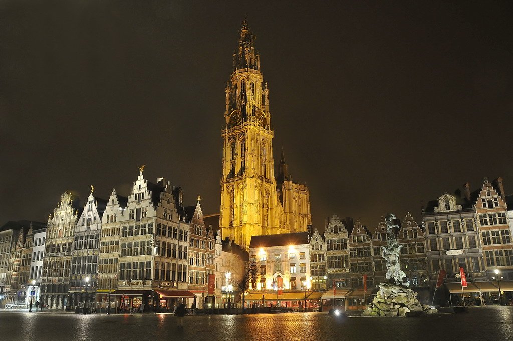 Brussels Tourism - Onze Lieve Vrouwekathedral - Belgium - FrizeMedia