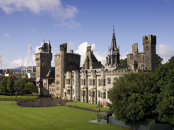 Cardiff Castle Travel4