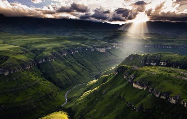 Drakensberg Mountains Southern Africa - FrizeMedia