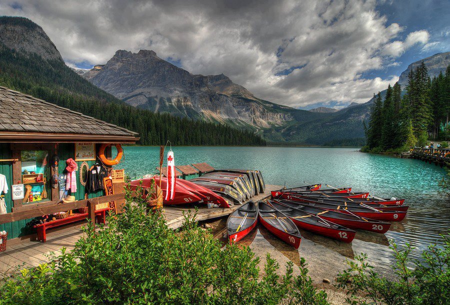 Emerald Lake - #Canada - An Overview And #Travel #FrizeMedia #DigitalMarketing
