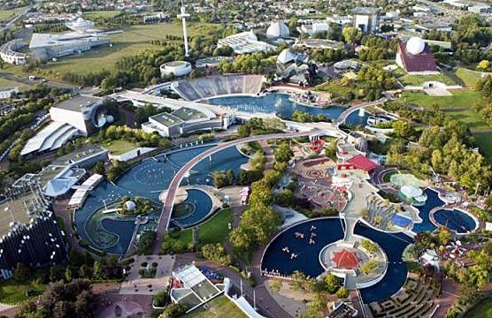 Futuroscope - Multimedia Theme Amusement Park In France #Travel #FrizeMedia