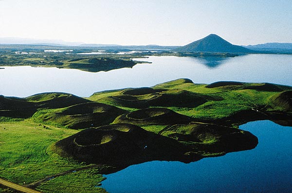 Iceland Lake Myvatan - FrizeMedia
