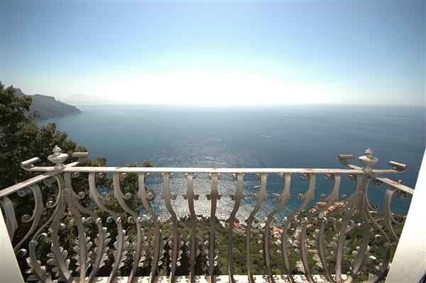 Amalfi Coast Italy - FrizeMedia Digital Marketing Advertising Consulting