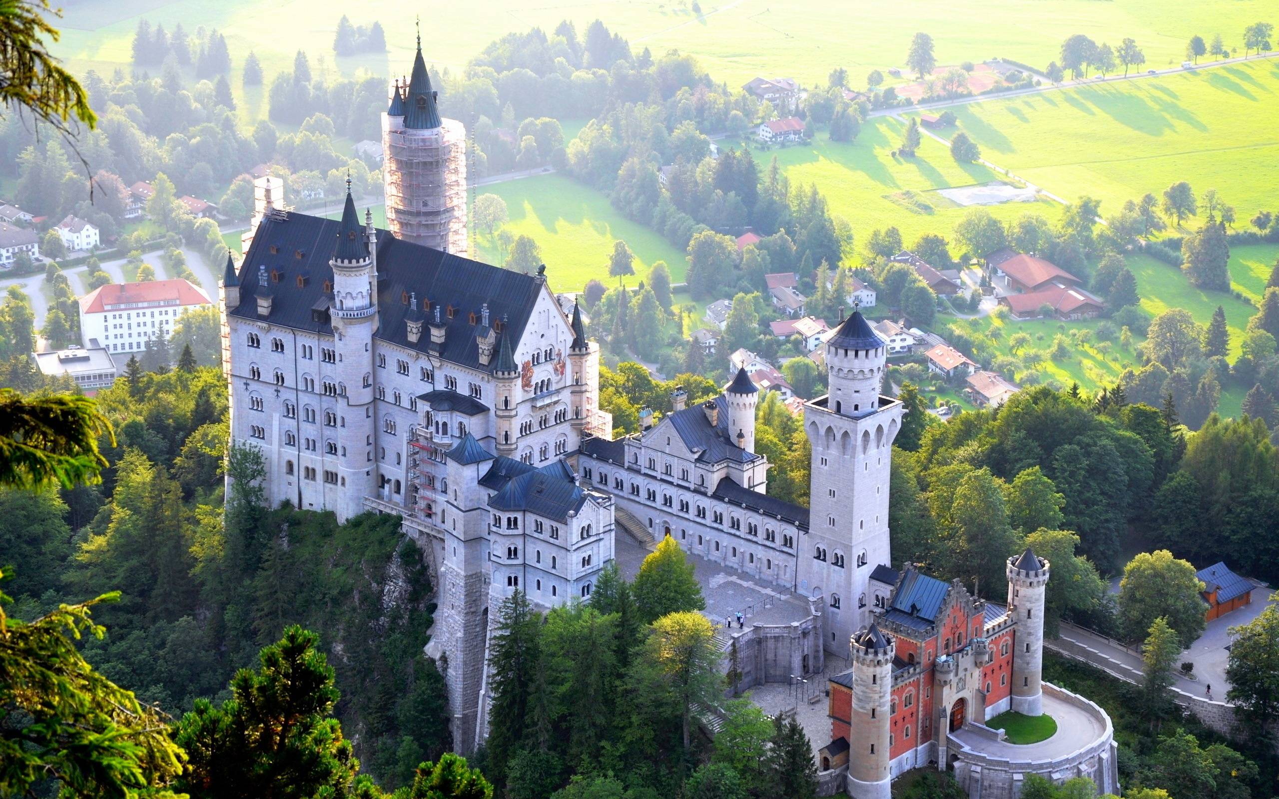 Neuschwanstein Castle Bavaria Germany - FrizeMedia - Digital Marketing Advertising Consulting