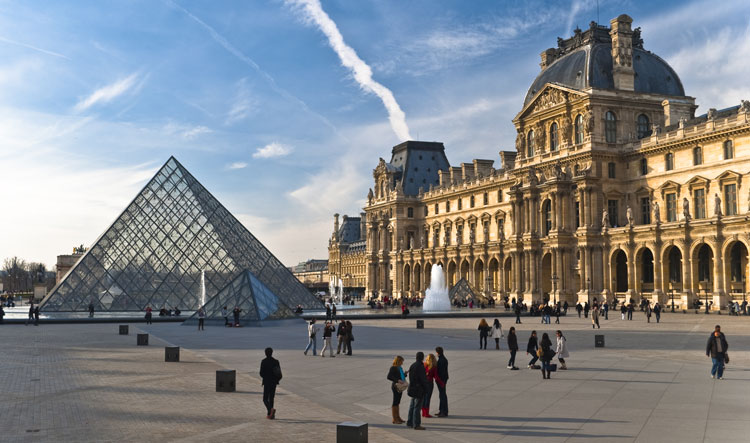 Paris Louvre Museum - France - FrizeMedia - Digital Marketing Advertising Consulting