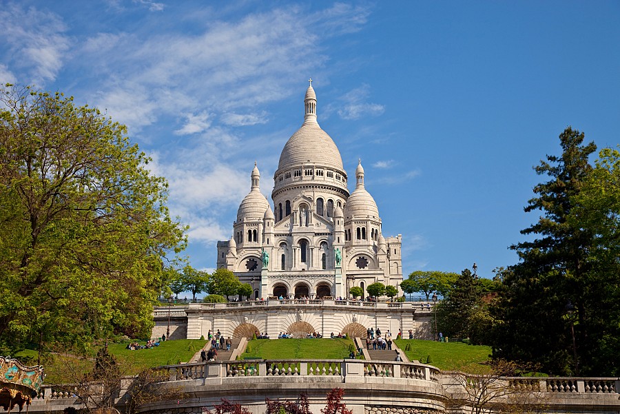 Paris Sacre Coeur Basilica - France - FrizeMedia Digital Marketing Advertising Consulting