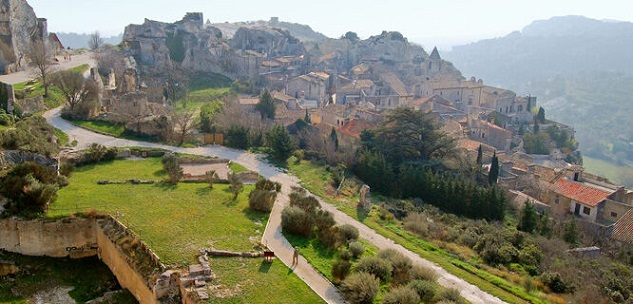 Provence Travel Guide: Best Villages, Food & Lavender Fields #FrizeMedia