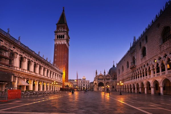 Venice Italy - Piazza San Marco - St Peters Square - FrizeMedia Digital Marketing Advertising Consulting